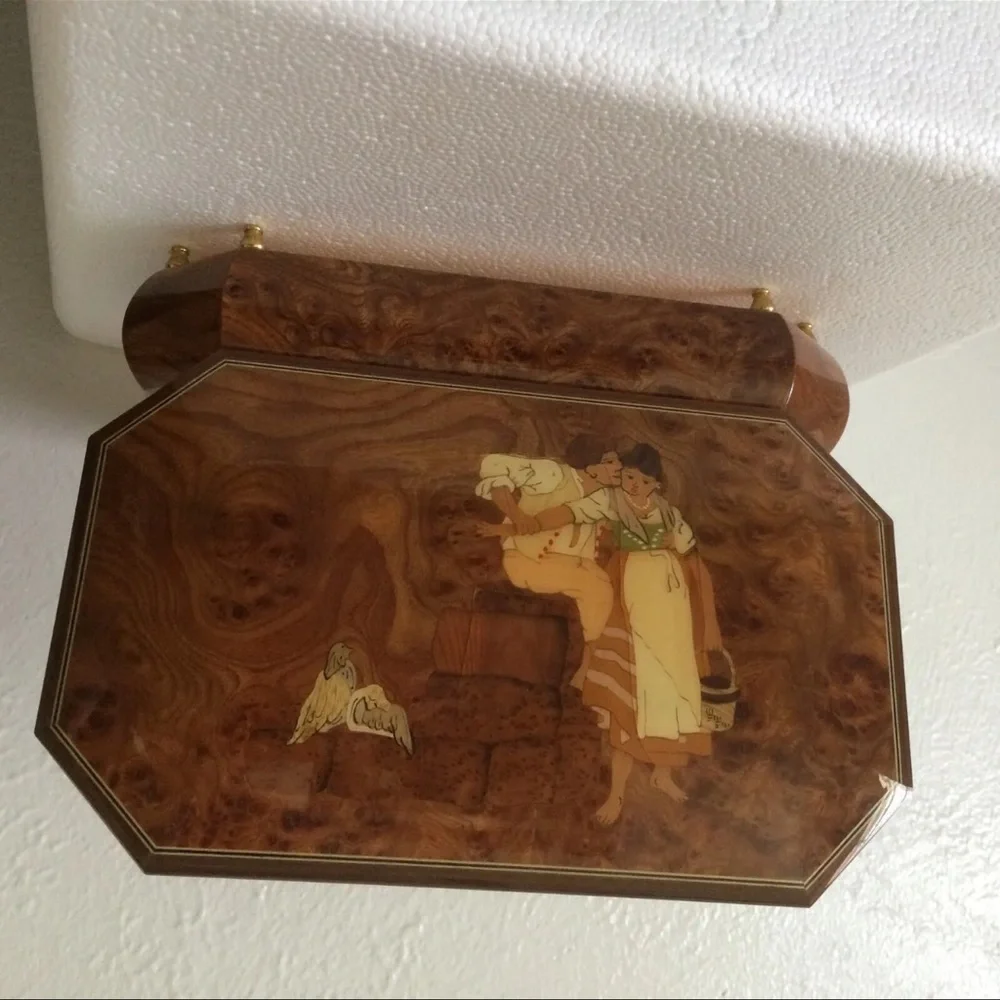 Handcrafted Italian Inlaid Wood Musical Jewelry Box Giglio Fascination Waltz VTG